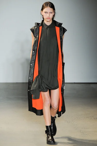 Look 14